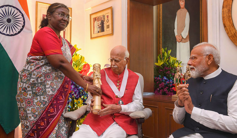 President Draupadi Murmu honors LK Advani with Bharat Ratna, PM attends.